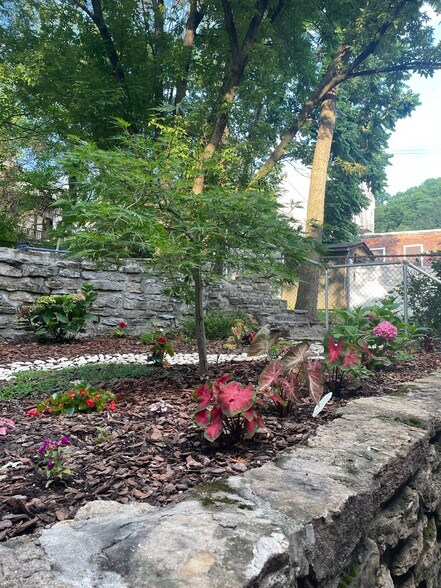 Building Photo - 124 Winkler St