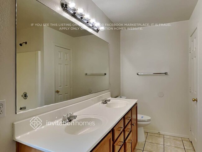 Building Photo - 2608 W Bloch Rd