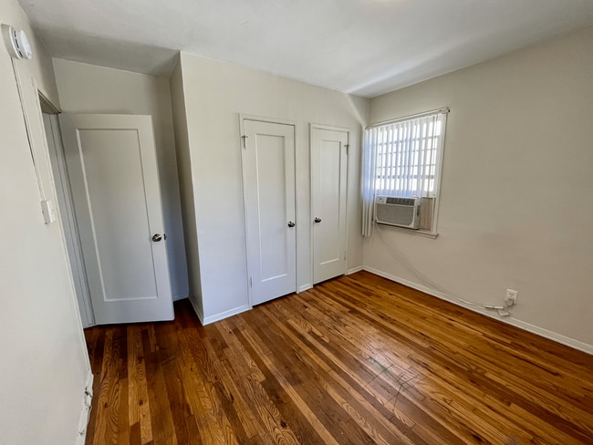 Interior Photo - 605 Kelton Ave