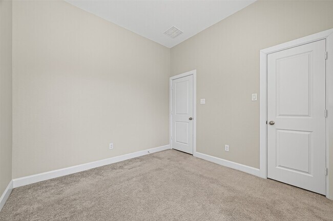 Building Photo - 302 Pure Parsley Path
