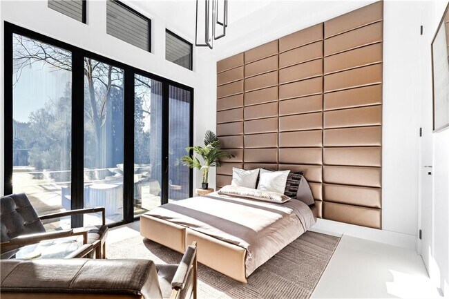 Building Photo - 3600 Lower Roswell Rd