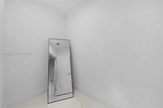 Building Photo - 17900 SW 149th Ave