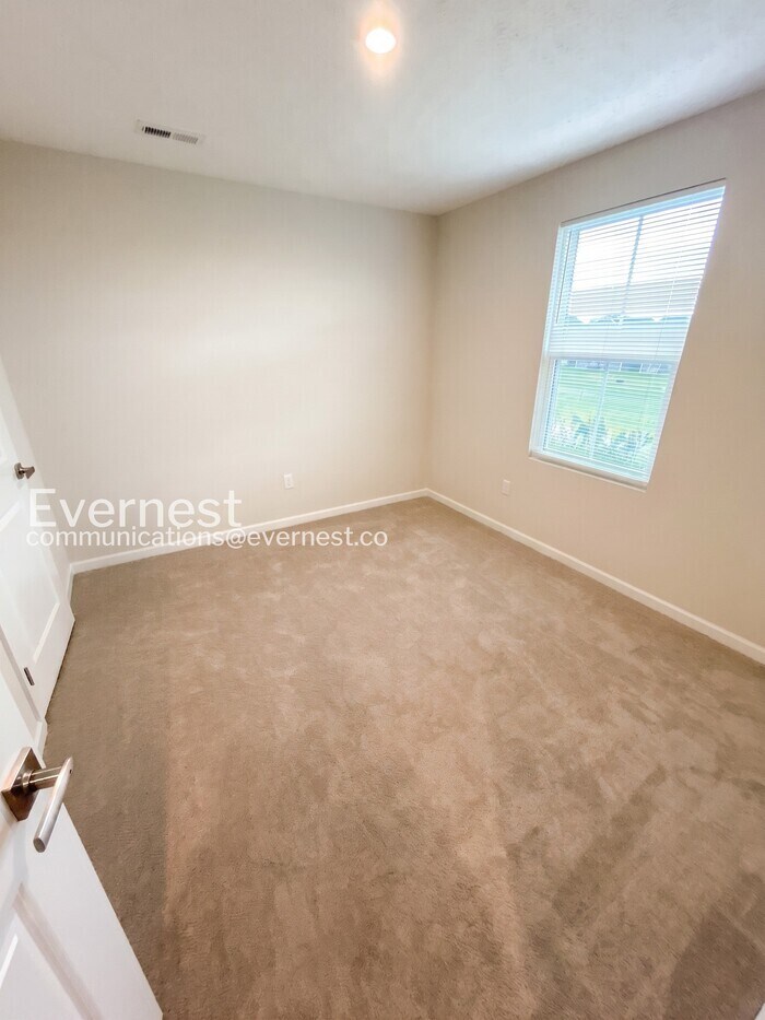 Building Photo - 8555 Erie Lp