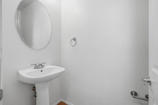 Building Photo - 2206 Cast Pebble Dr