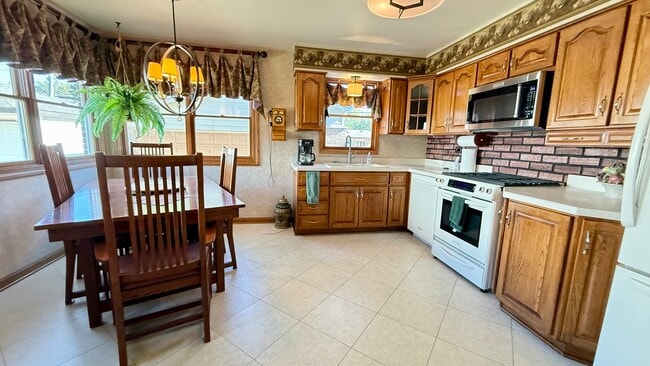 Building Photo - 12913 Crestbrook Ct