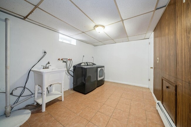 Building Photo - 940 SCHOPMAN Dr