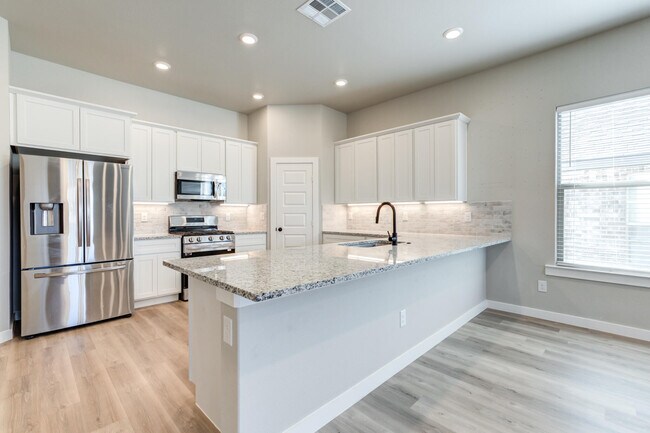 Building Photo - 1614 141st St