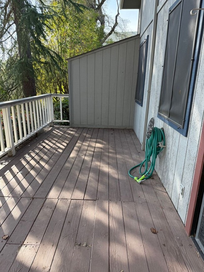 Building Photo - Jackson Townhome