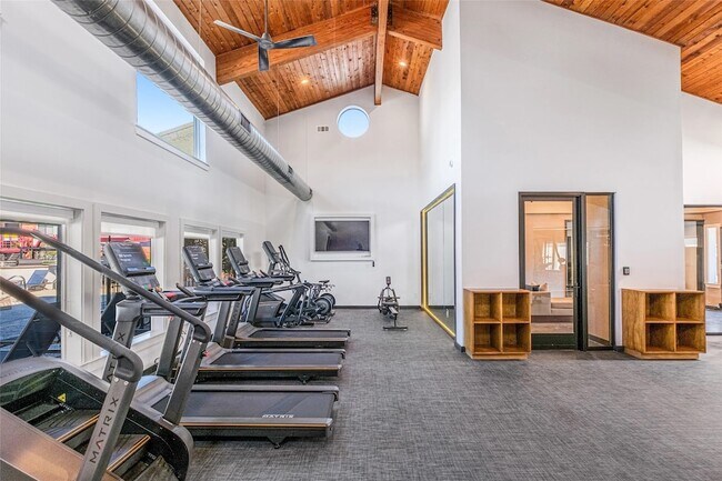 Building Photo - 4600 W Pioneer Dr