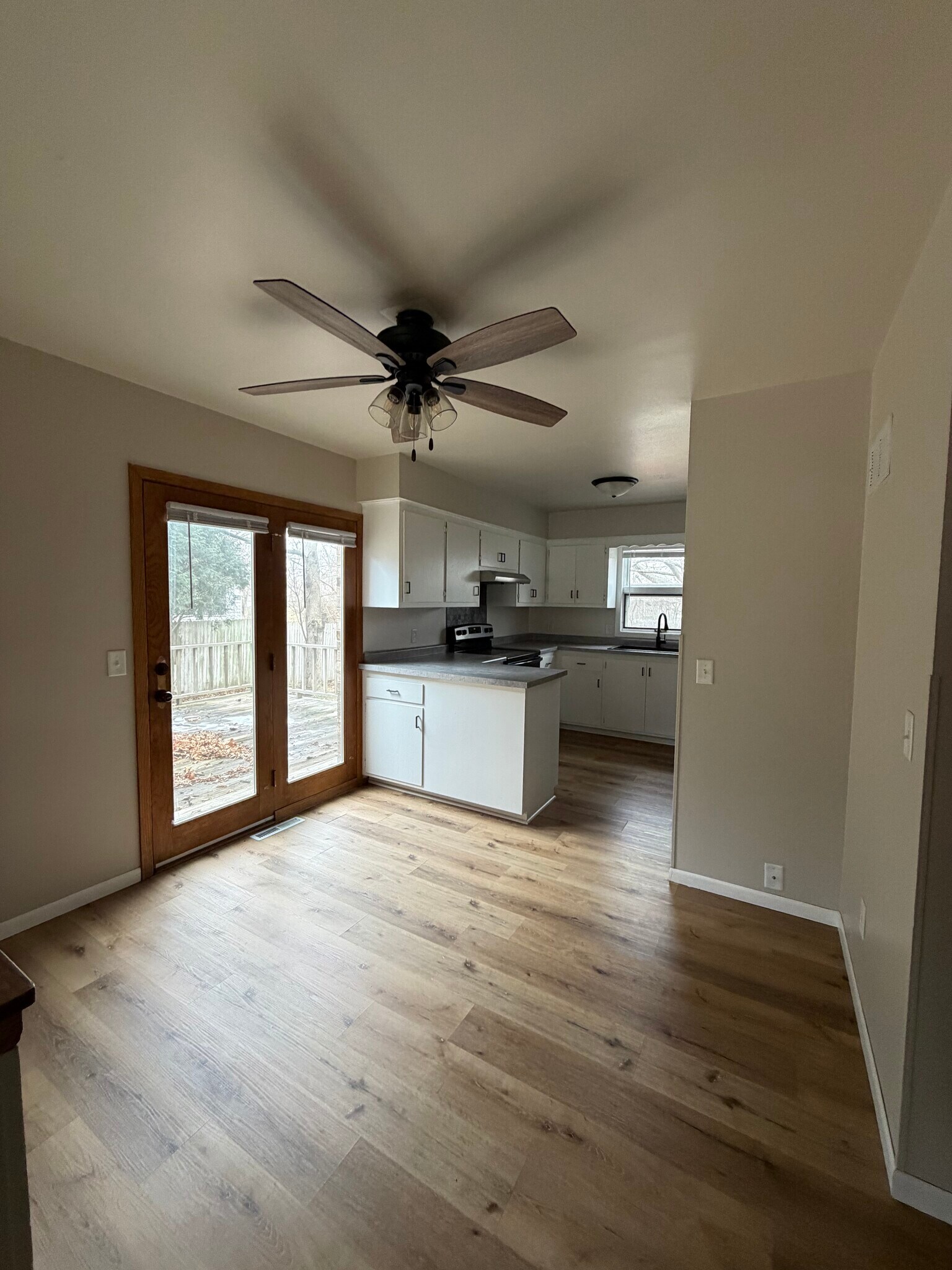 Building Photo - 316 N 8th St