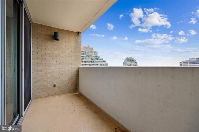 Building Photo - 4601 N Park Ave