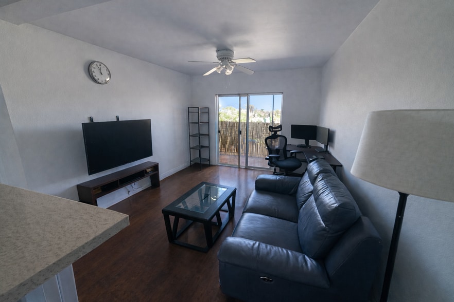 Building Photo - 460 Golden Ave