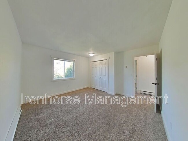 Building Photo - 119 S 15th Ave