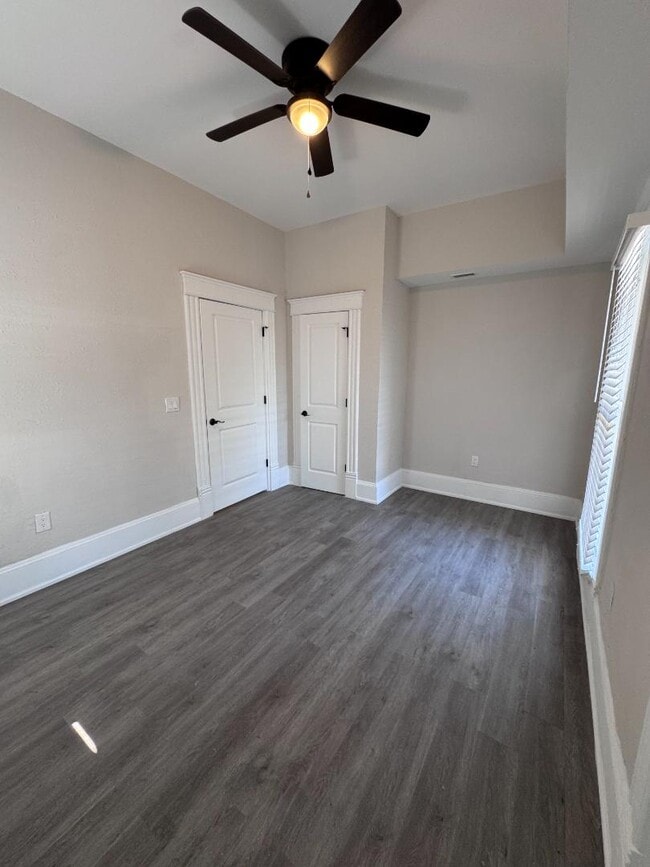 Building Photo - 300 E 3rd St