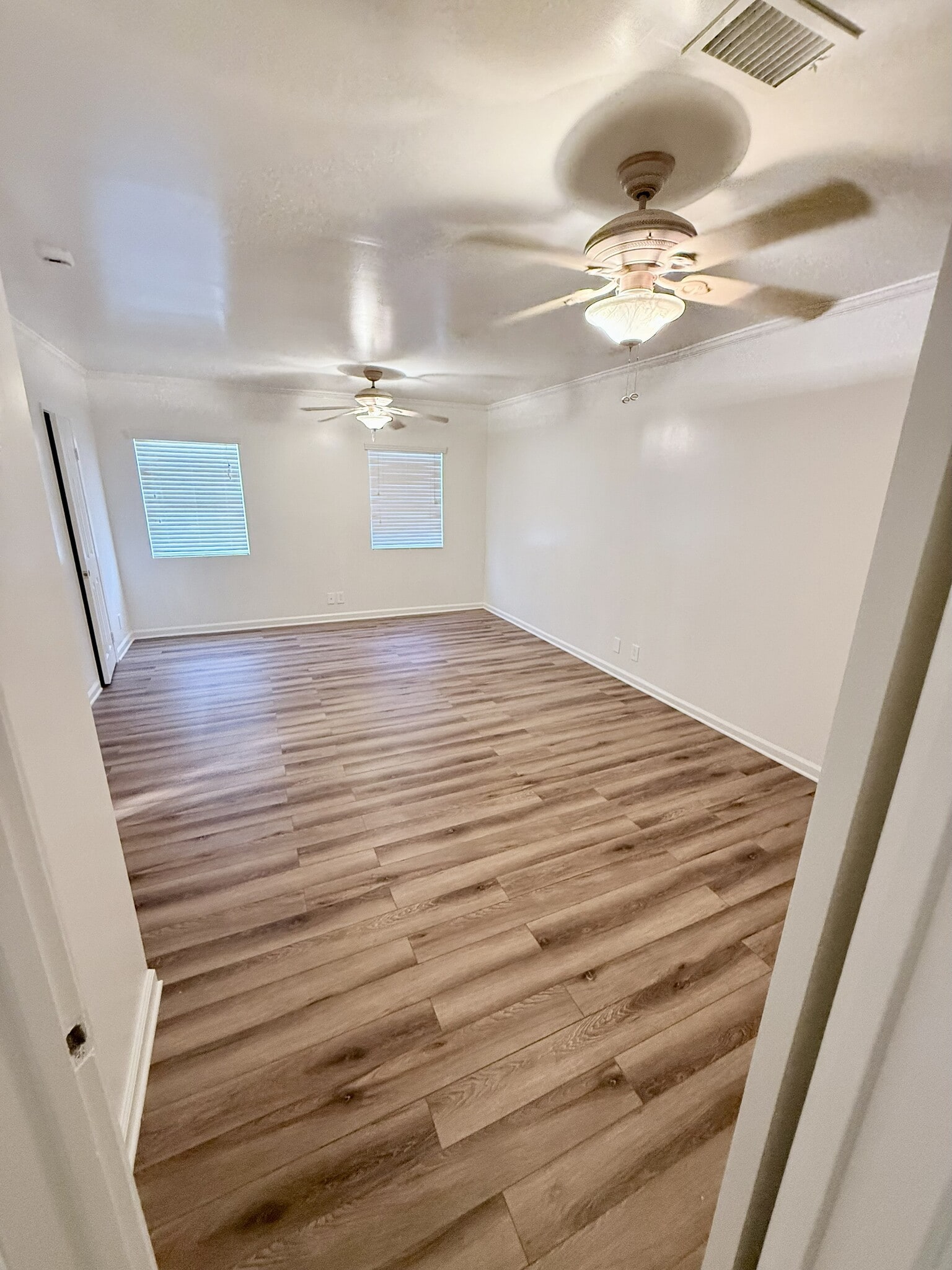 Building Photo - 17429 Burbank Blvd