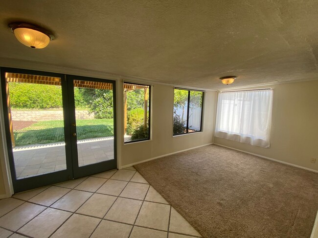 Building Photo - 2 Bedroom, 1 Bath Home in Encinitas