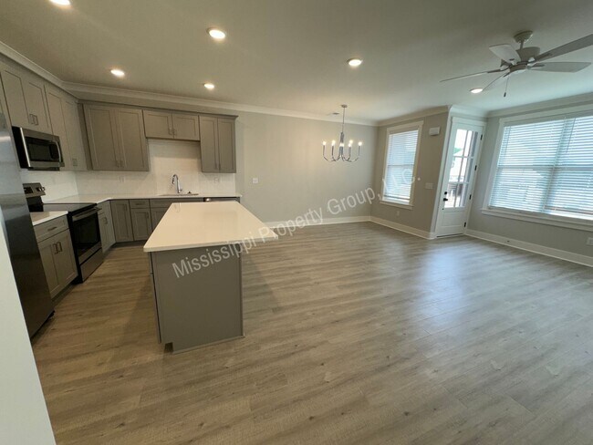 Building Photo - 3BD/3.5BA - UNIT @ THE RESERVE