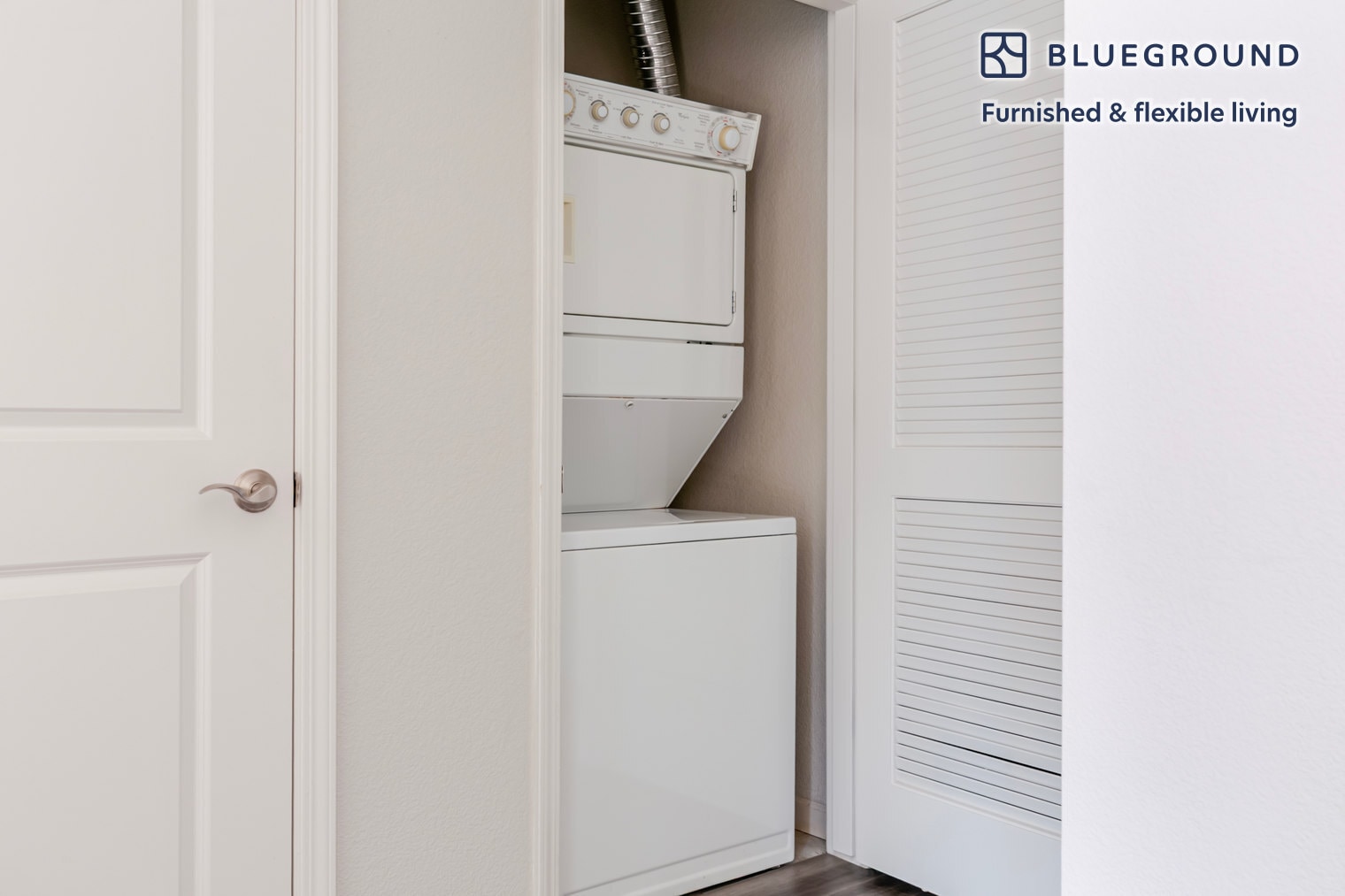 Building Photo - 5684 Bay St