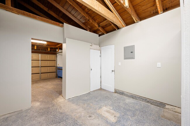 Building Photo - 22570 Los Tigres Dr
