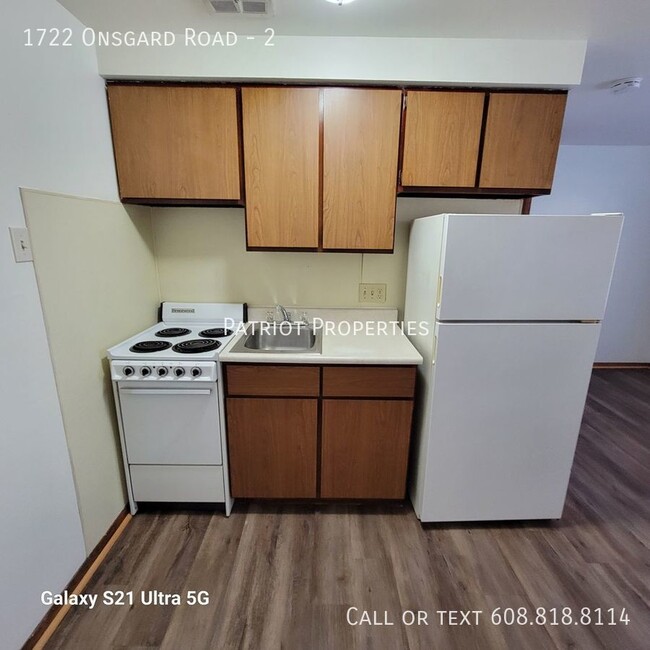 Primary Photo - 1 bedroom/ 1 bath apartment in Madison, WI