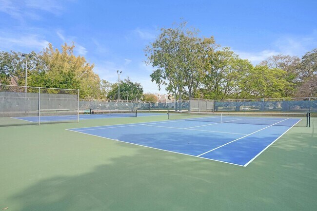 Building Photo - 9480 Poinciana Pl