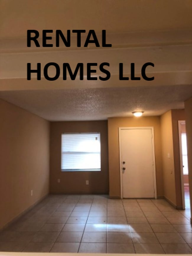 Building Photo - All Tile Throughout the Unit, One Story Pa...