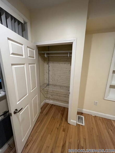 Building Photo - 1801 Beacon St