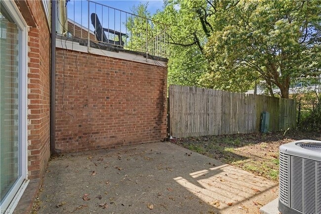 Building Photo - 1261 Clydesdale Ln