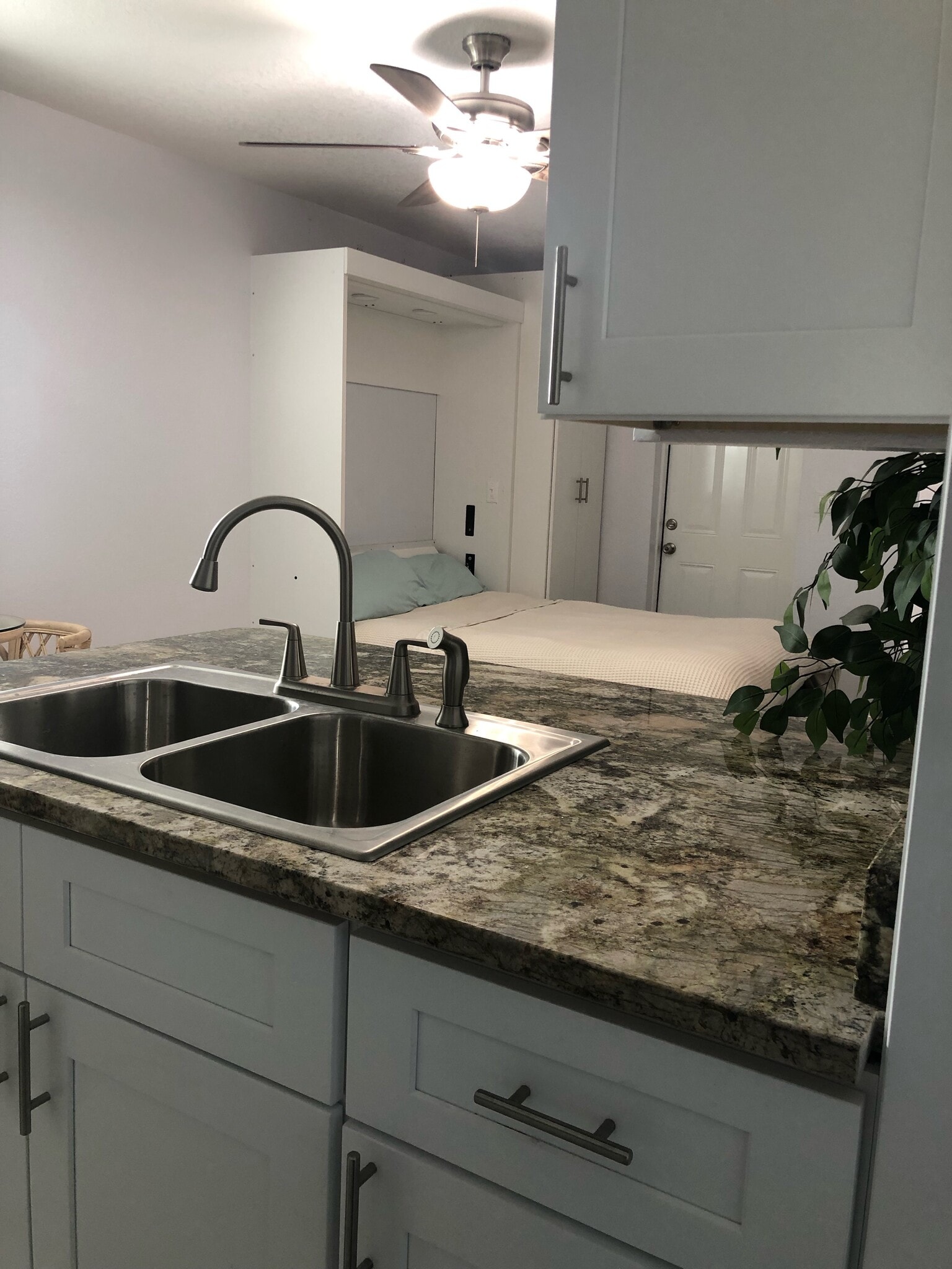 Building Photo - 2020 Lee Dr