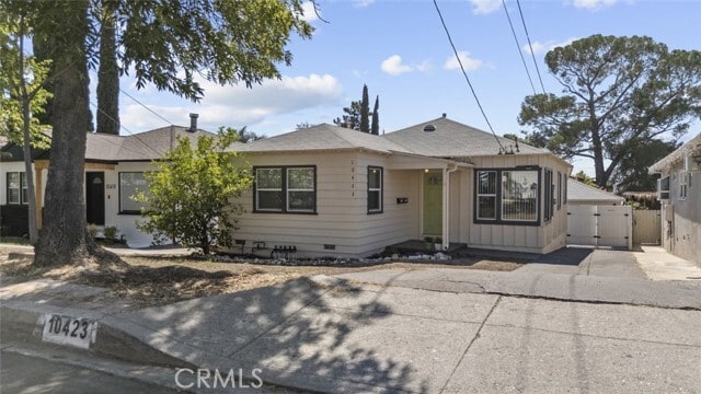 Primary Photo - 10423 McClemont Ave
