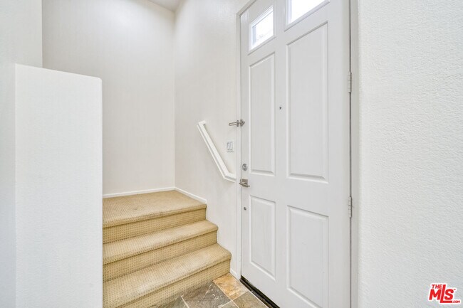 Building Photo - 1133 Jewett Dr