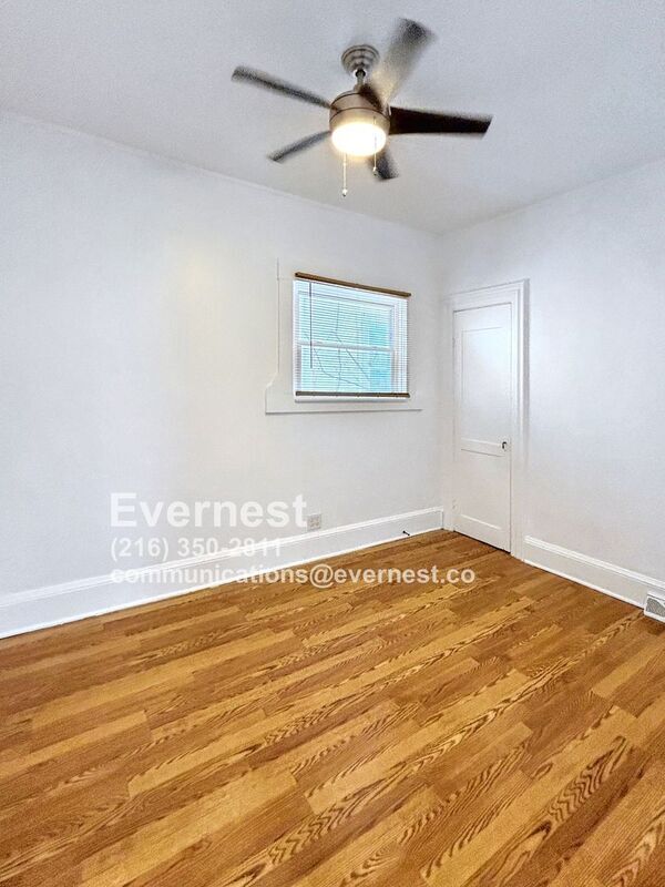 Building Photo - 1858 W 45th St