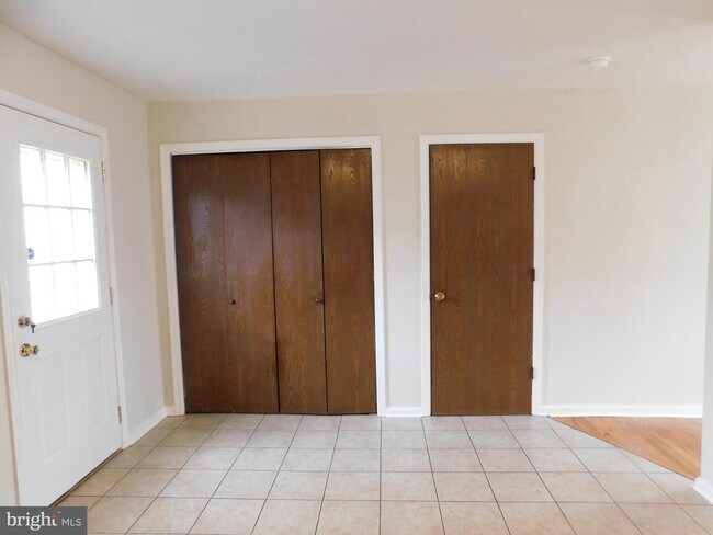 Building Photo - 248 Waterford Ln