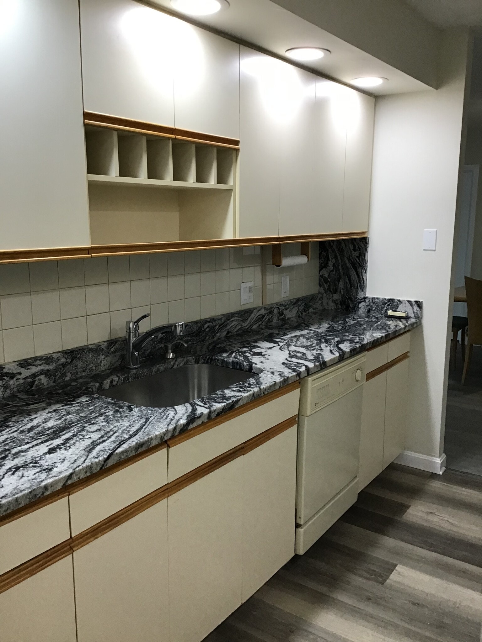 Building Photo - 210 Brook Village Rd