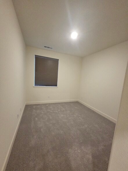 Building Photo - 1723 Eagle Landing Dr