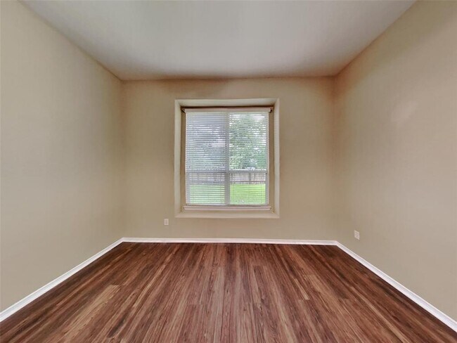 Building Photo - 113 N Heritage Oaks Dr