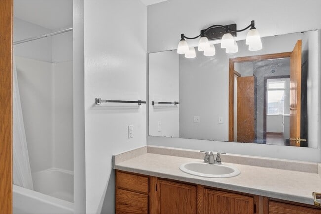 Building Photo - 301 Harbour Town Dr