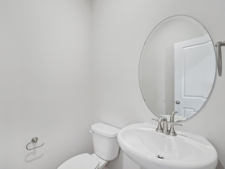 Building Photo - 712 Southland Dr