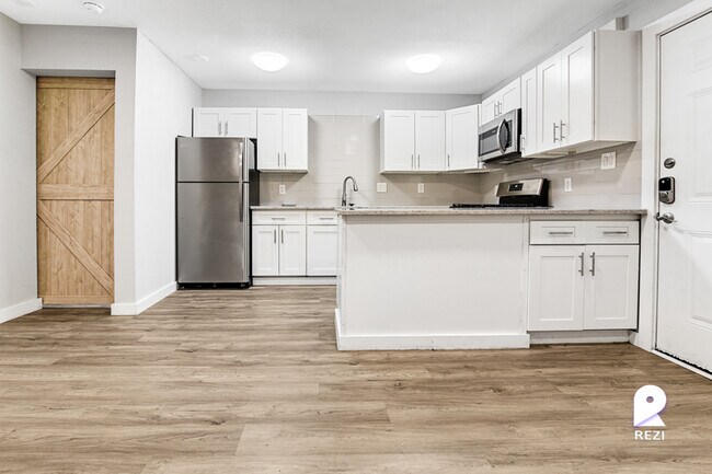 Building Photo - 1211 W 8th St