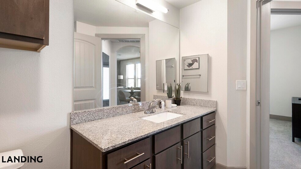 Building Photo - 12500 Shadowglen Trce