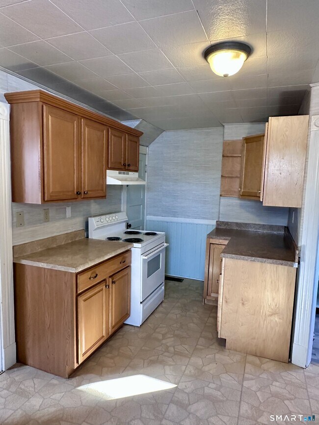 Building Photo - 24-26 Dean Ave