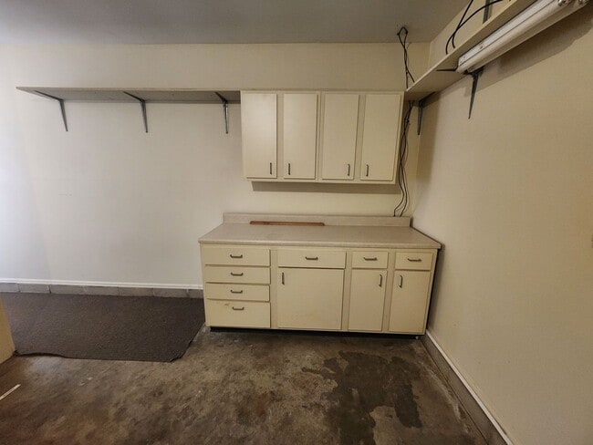 Building Photo - 112 Southglen Rd