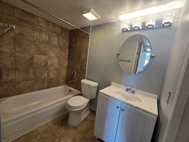 Building Photo - 1860 White Oak Dr