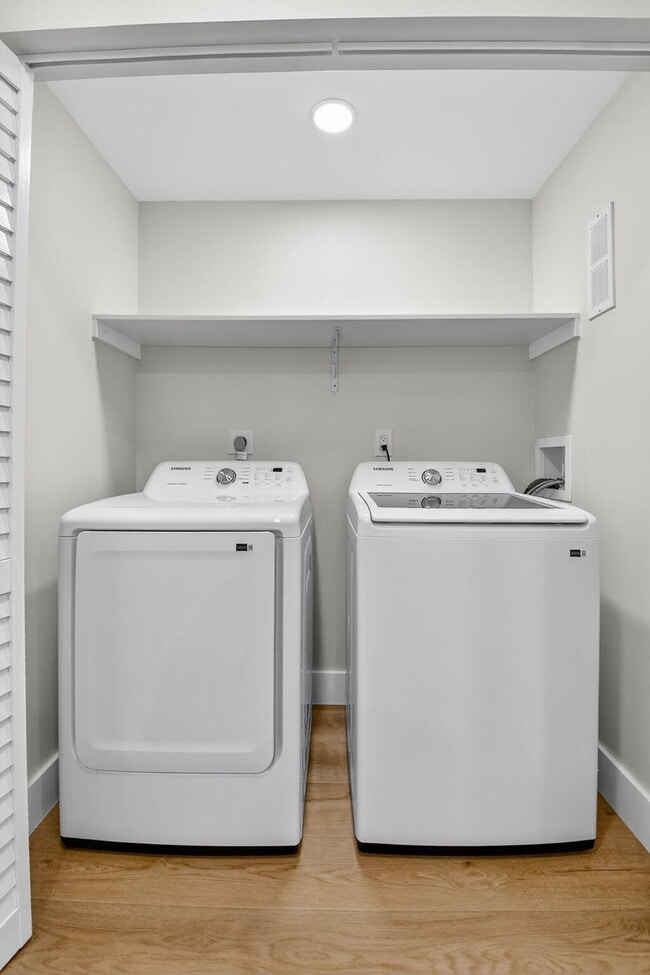 Building Photo - 409 47th St