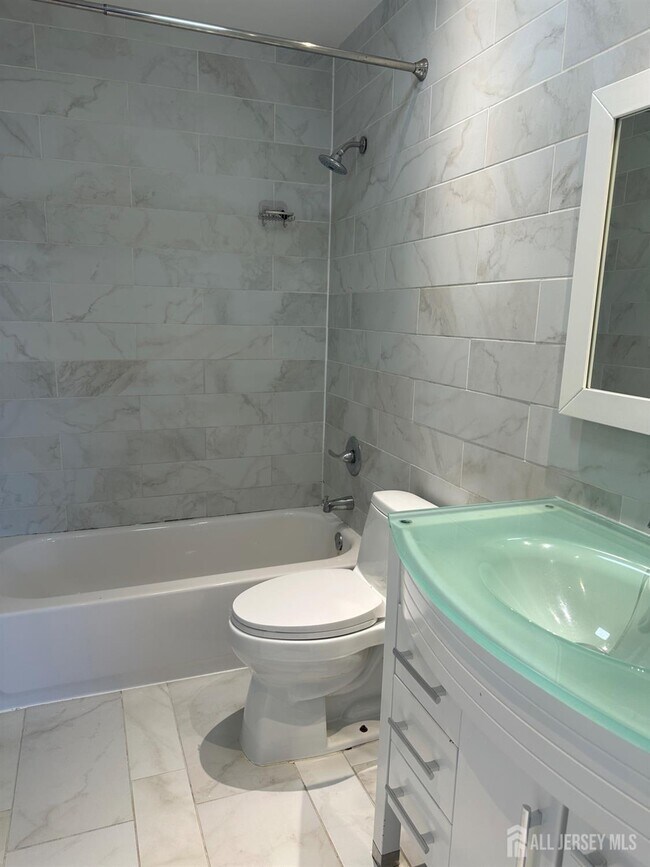 Building Photo - 402 Rittenhouse Ct