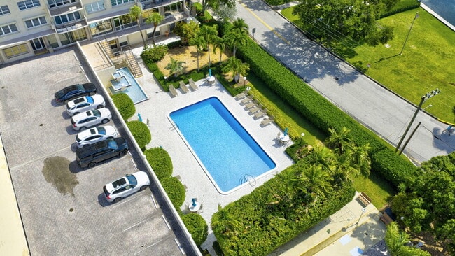 Building Photo - 2500 E Las Olas Blvd