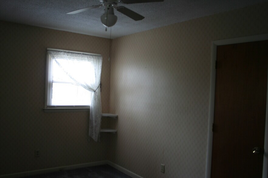 Building Photo - 3695 Weyland Dr