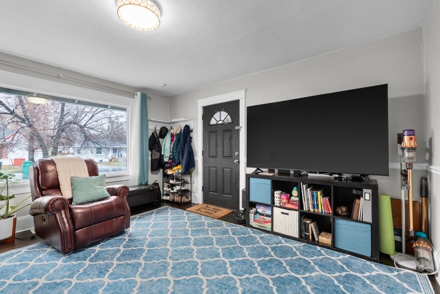 Living Room - 432 S 100 E