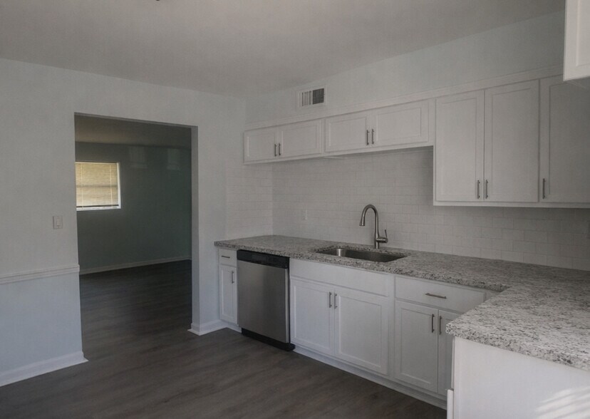 Building Photo - Dodson Courtyard