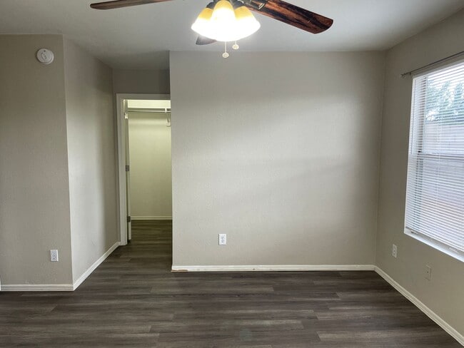 Building Photo - Rita Ranch Charmer 3Bdm 2Ba home, availabl...